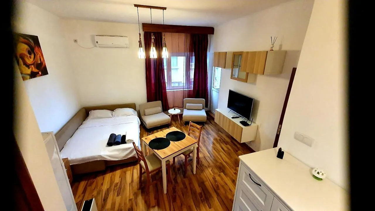 Ultracentral Apartament With Balcony - Old Town Bucarest Rumanía